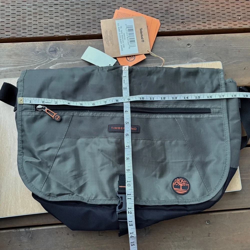 Timberland Twin Mountain Ripstop Water Resistant Messenger Bag NWT Black & Khaki